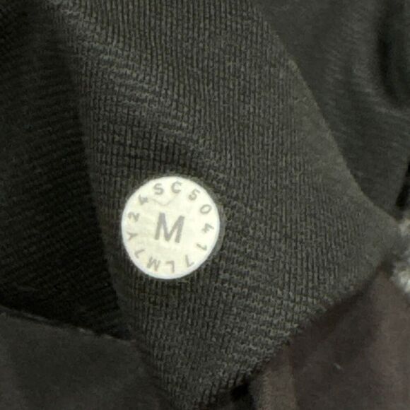 Lululemon T.H.E. Short *Luxtreme Liner 9" size medium - Picture 2 of 5